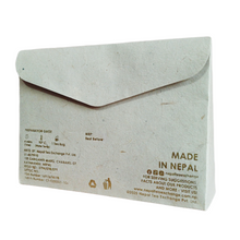 Load image into Gallery viewer, Chamomile Tea - 25 Tea Bags Souvenir Collection